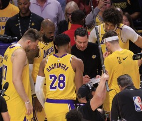 湖人本赛季限制对手命中率48.9%联盟第三差 队史近40年最烂！