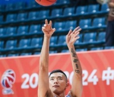 媒体人：陈林坚体检初步结果已出 下午会抵达青岛和山东男篮会合